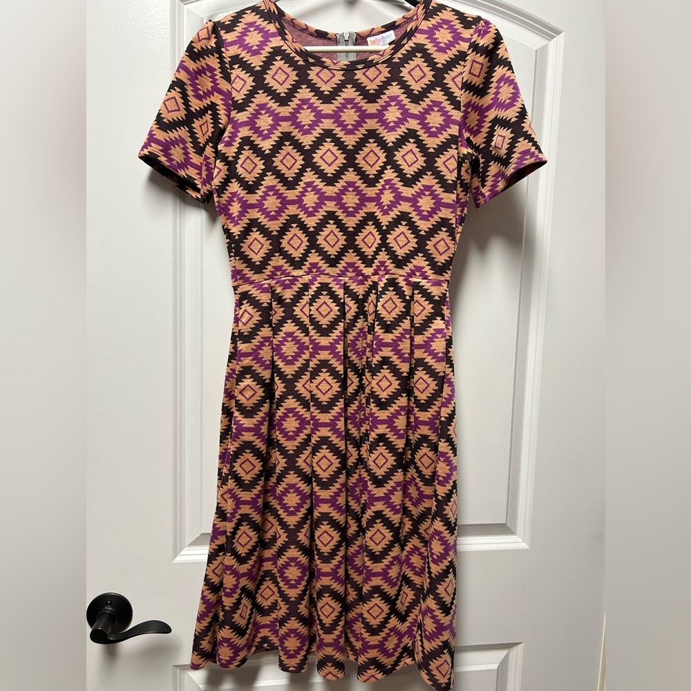 Size M Lularoe “Amelia”’dress